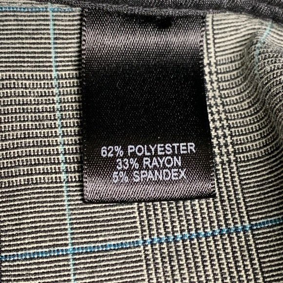 Modern Fit, Plaid Cuff Capri women's short. size 20 stretch - Picture 4 of 8